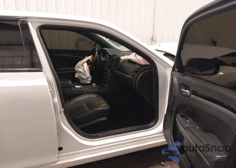 2021 Chrysler 300 300S z USA, uszkodzony, nr VIN 2C3CCABG7MH537412